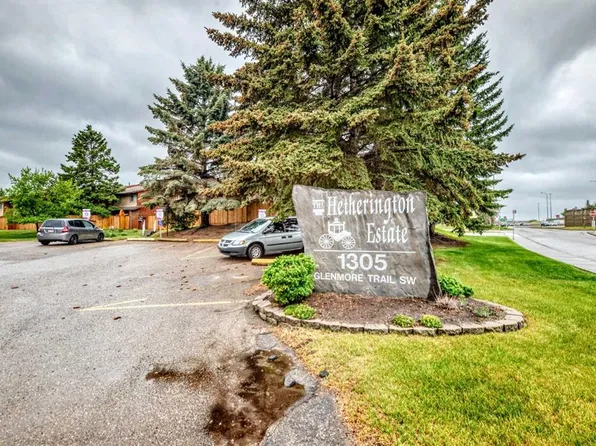 1305 Glenmore Trl N #444, Calgary, AB T2V 4Y8