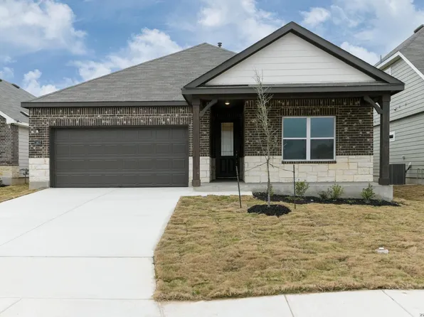 1417 Burrs Ferry Ct, Seguin, TX 78155