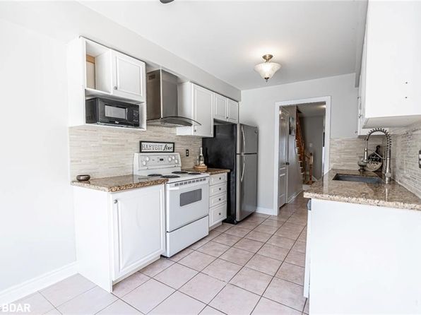 8 Rolling Hills Ln, Caledon, ON L7E 1T9