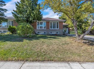 926 Willowdale Ave, Toronto, ON M2M 3C1