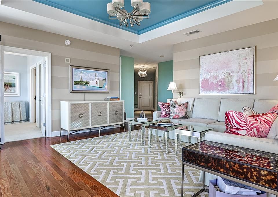 1st image of 325 E Paces Ferry Rd NE APT 1105