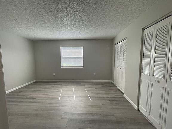 5th image of 544 SW 35th St #17480443