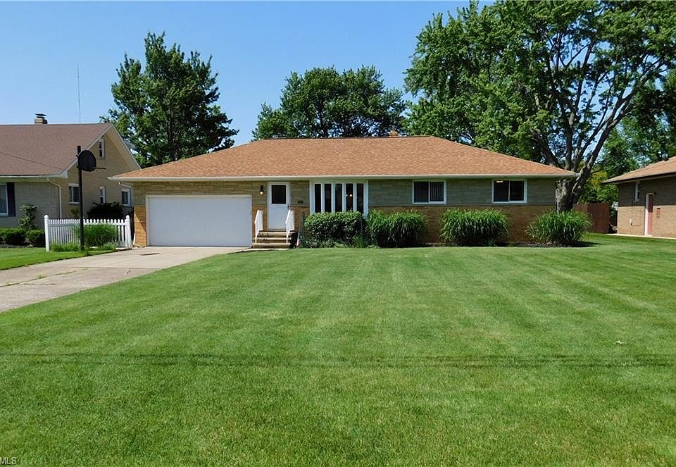 1st image of 301 E Parkhaven Dr
