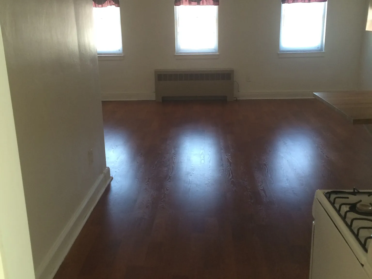Studio, 400 sqft, $900 — Photo 1
