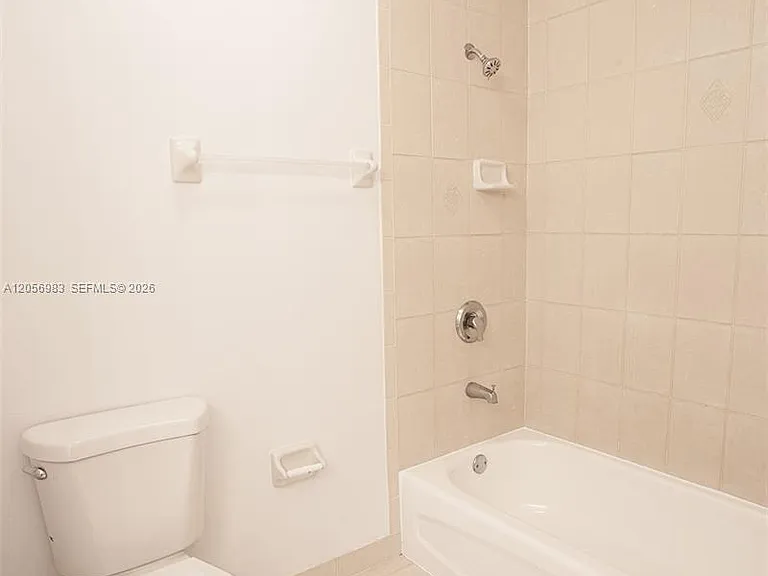 8949 SW 214th St — Photo 28