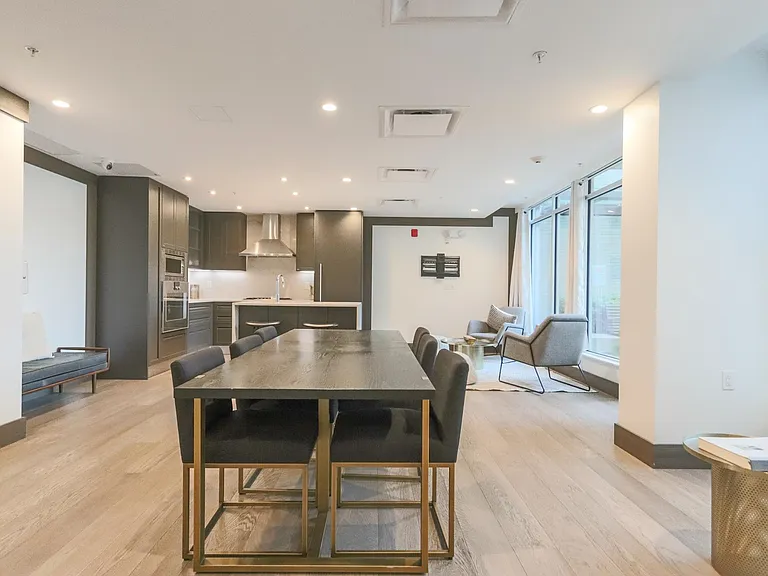 5733 Alberta St #305 — Photo 16