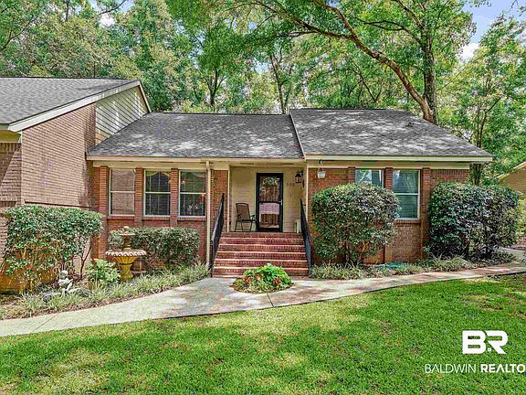 2nd image of 305 Beall Ln