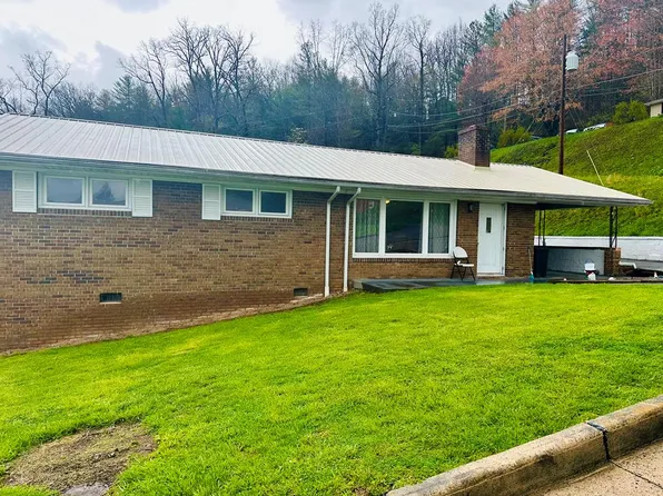 118 2nd Ave, Richlands, VA 24641