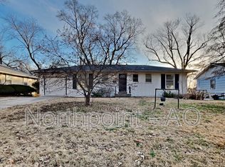 13401 7th St, Grandview, MO 64030