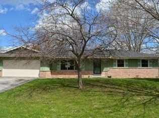 10130 S Nicholson Rd, Oak Creek, WI 53154