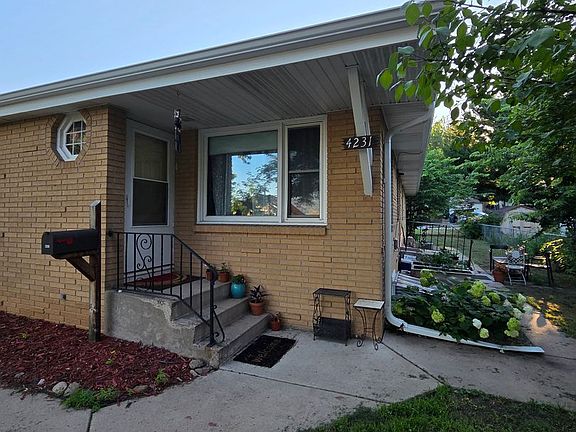 2nd image of 4229-4231 Unity Ave N