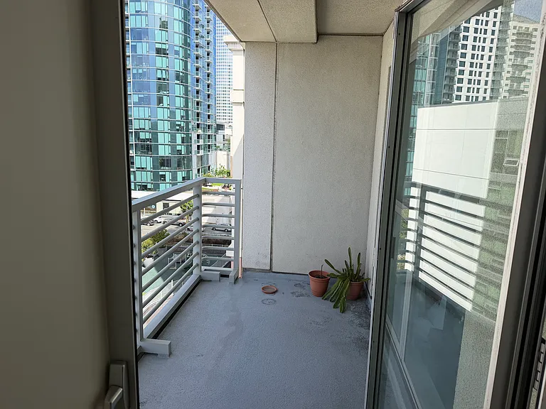 400 Beale St #1412 — Photo 6