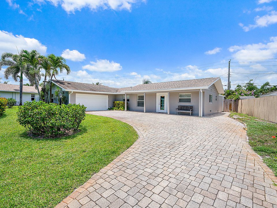 1st image of 217 Golfview Dr