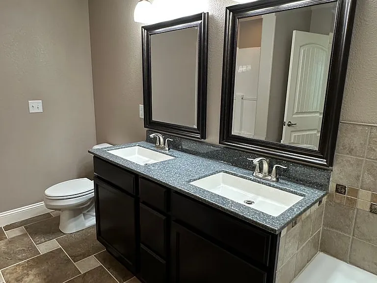 333 Lyle Curtis Cir — Photo 30