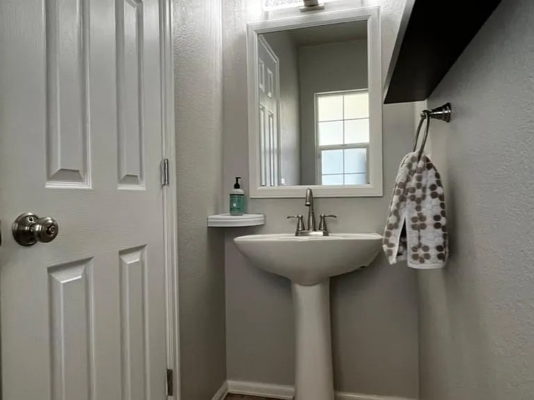 6348 Rockville Dr — Photo 8