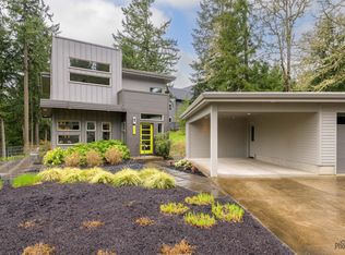 2421 McLean Blvd, Eugene, OR 97405