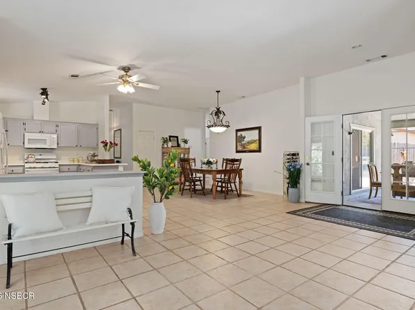 812 Vintage Way, Los Alamos, CA 93440