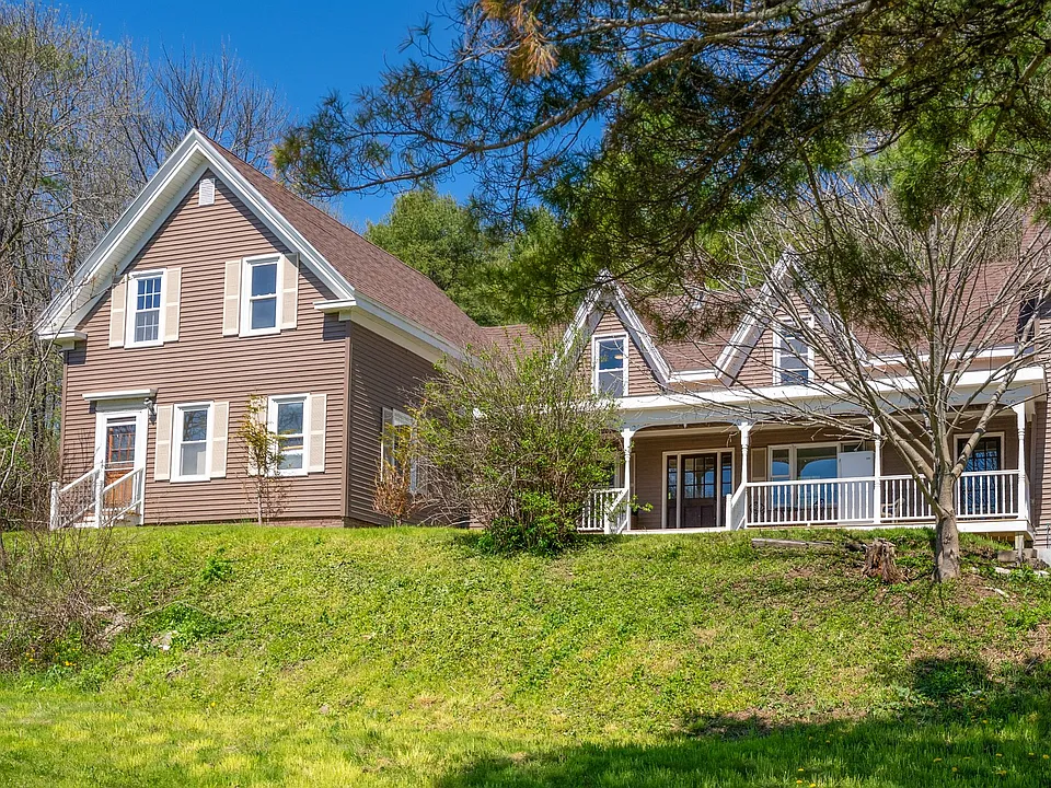 87 Cobbossee Ave