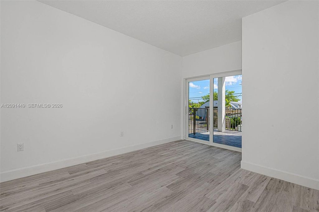 1313 NW 27th Ave, photo 3