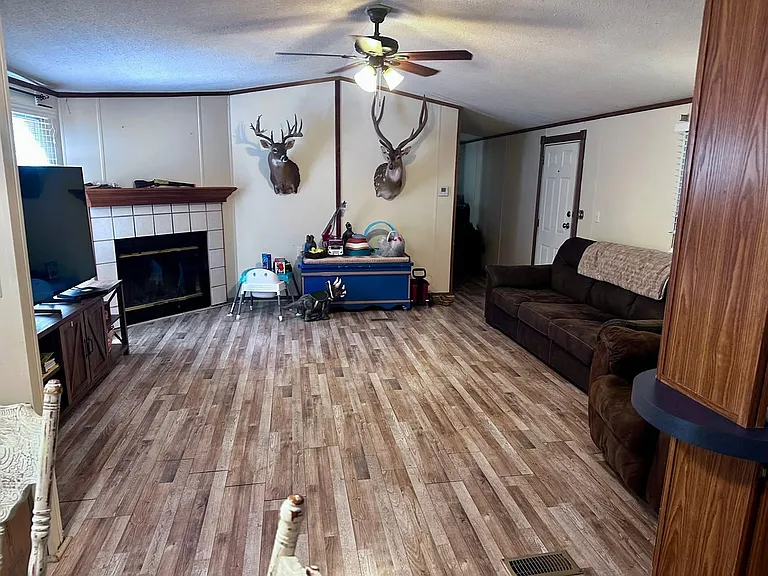 711 Choppin Rd — Photo 2
