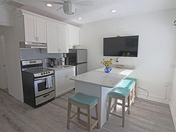 2nd image of 908 Villas Dr Unit 19