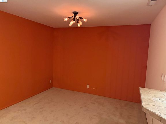 5th image of 1089 Wesley Ct APT 8