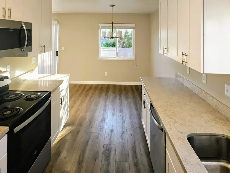 1079 Mohr Ln #D13 — Photo 14