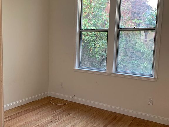 5th image of 1425-1427 Clay St #1