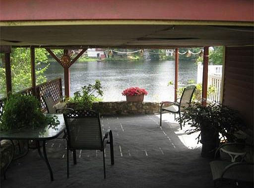 3rd image of 10 Lake Dr W