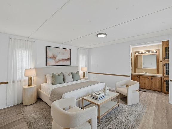 5th image of 811 2nd Ave #27
