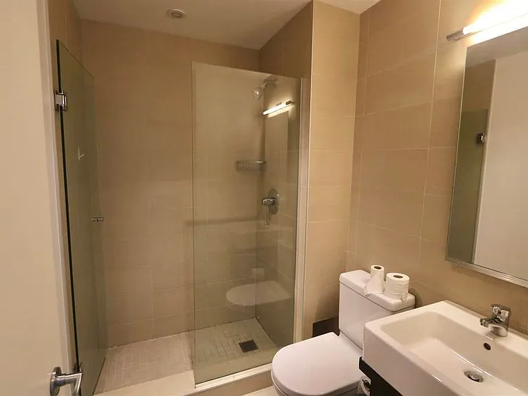 8080 Cambie Rd — Photo 2