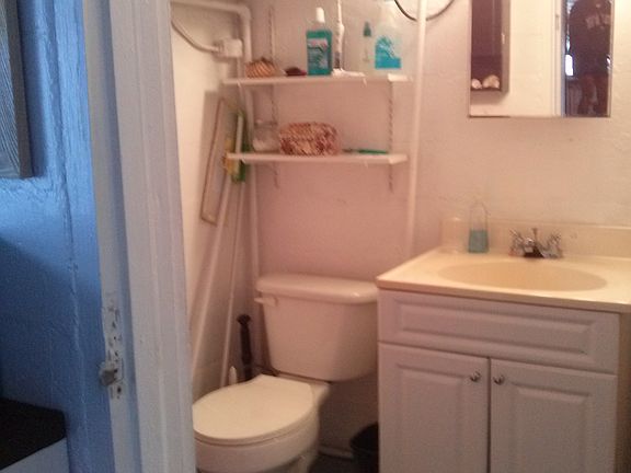 2nd bath with shower