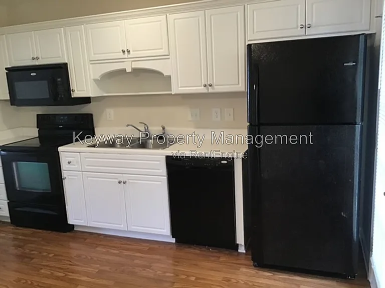 306 Brock Ln — Photo 5