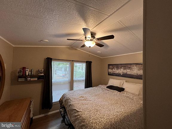 5th image of 135 Thompson Ln #30