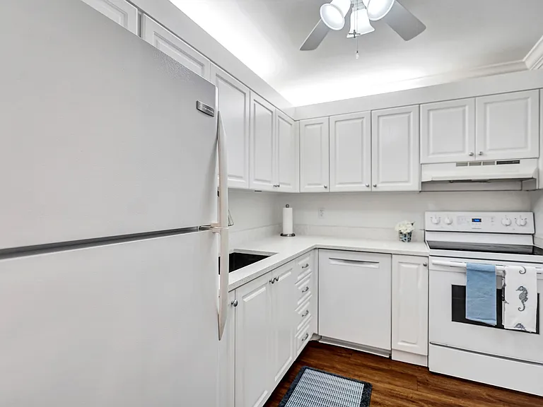 6289 Bay Club Dr #3 — Photo 14