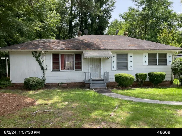 2055 Pinehill Dr, Macon, GA 31217