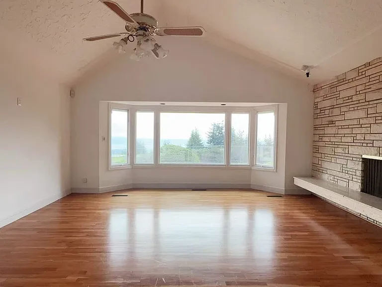 1105 Eyremount Dr — Photo 1