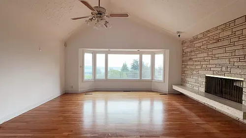 1105 Eyremount Dr Photo 1