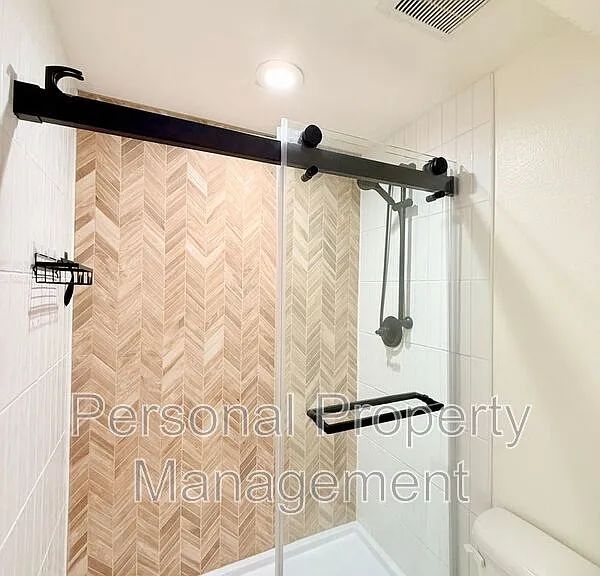 2234 N L St — Photo 31