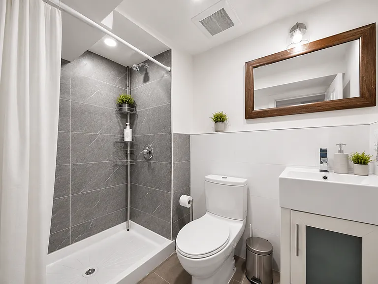 1313 Sterling Pl #GARDEN — Photo 11