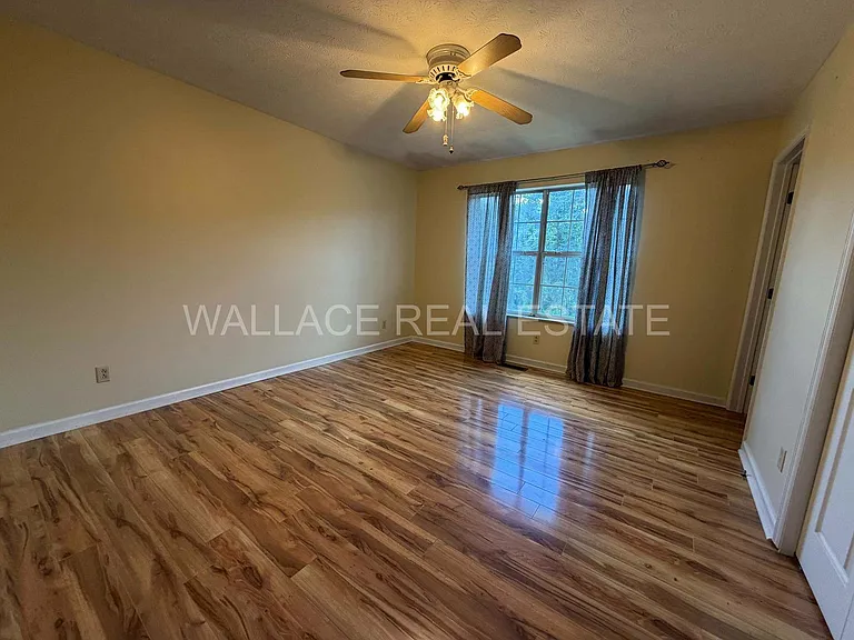 3175 Dutch Valley Rd — Photo 7