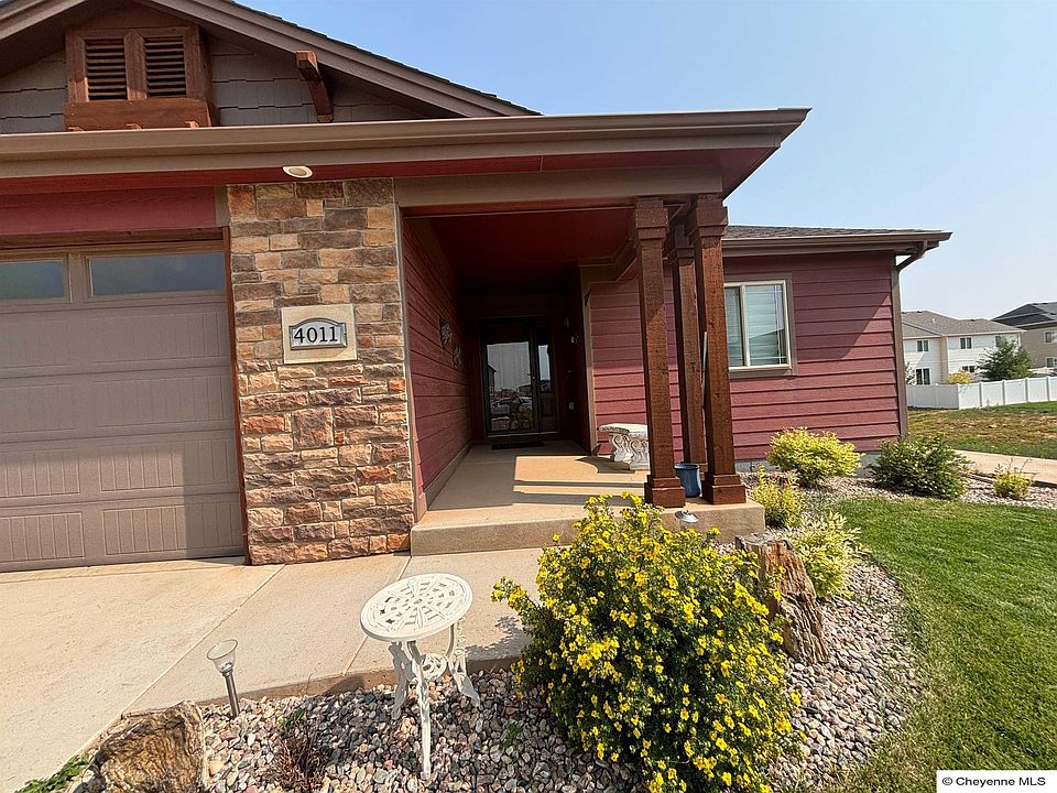 1st image of 4011 Bobolink Ln