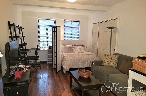 Rented by City Connections Realty | media 10