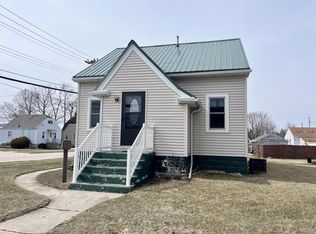 2302 Jackson St, Two Rivers, WI 54241