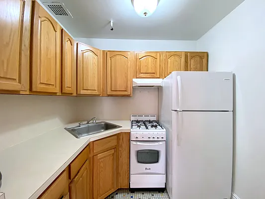 Rented by Douglas Elliman | media 18