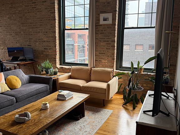 3rd image of 833-845 W Fulton Market #314