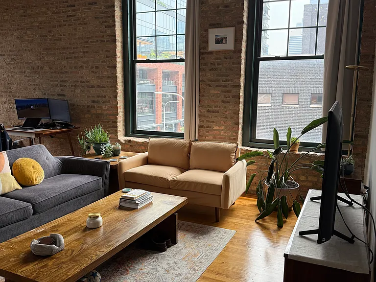 833-845 W Fulton Market #314 — Photo 3