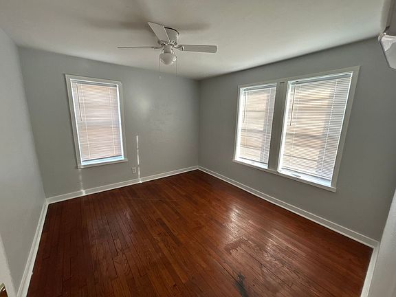 4th image of 406 E 10th St