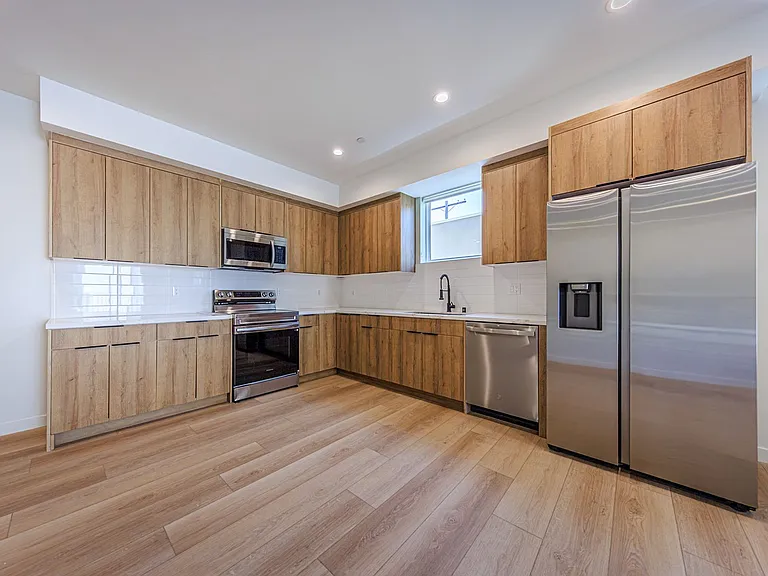 Rare Brand New Luxury Townhomes in Trendy Highland Park — Photo 14