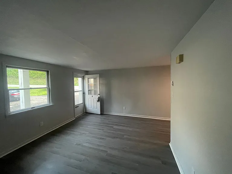 606 Millers Run Rd — Photo 9